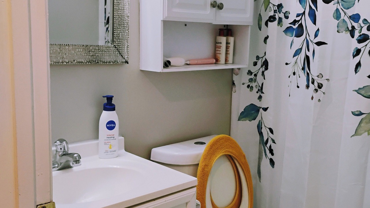 Photo of Bathroom in Gallaudet