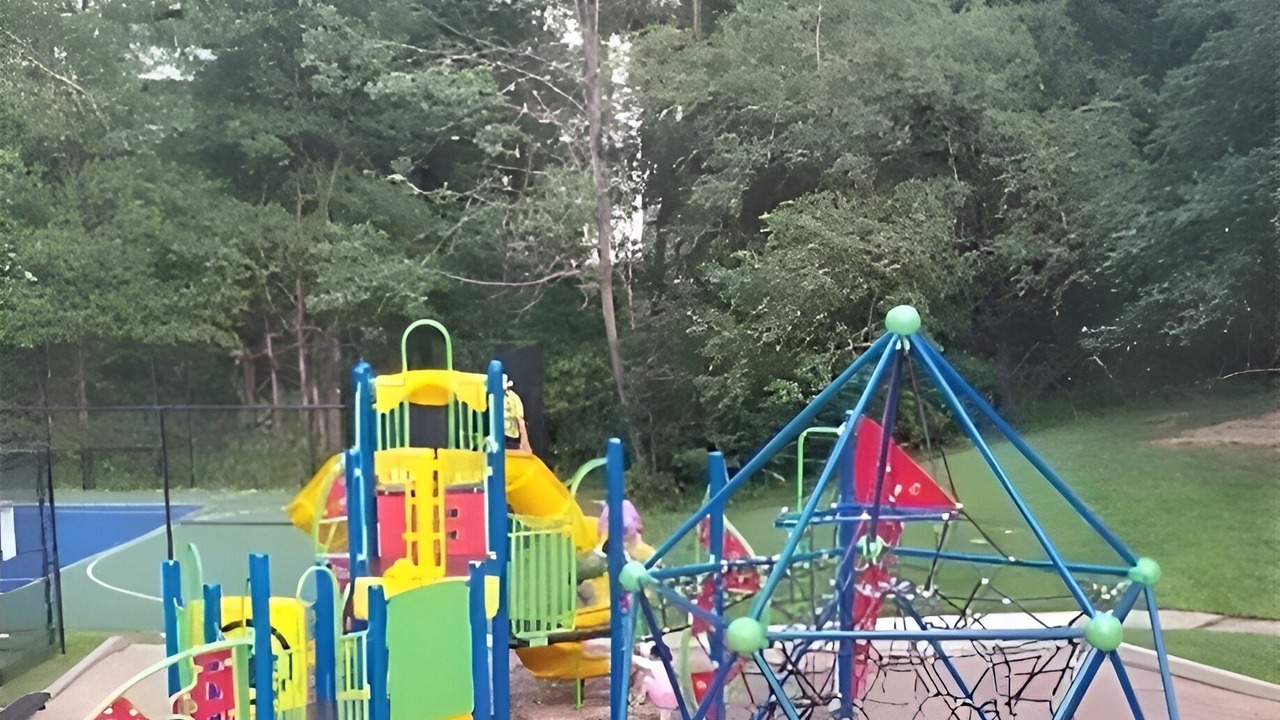 Photo of Others in Adelphi