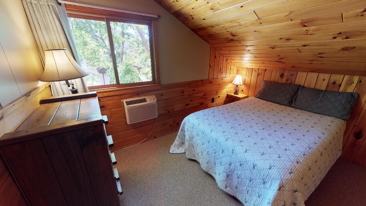 Photo of Bedroom in Gaines