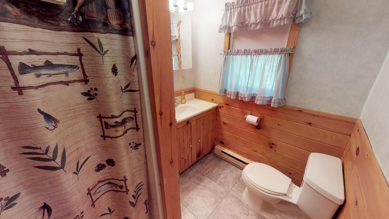 Photo of Bathroom in Gaines
