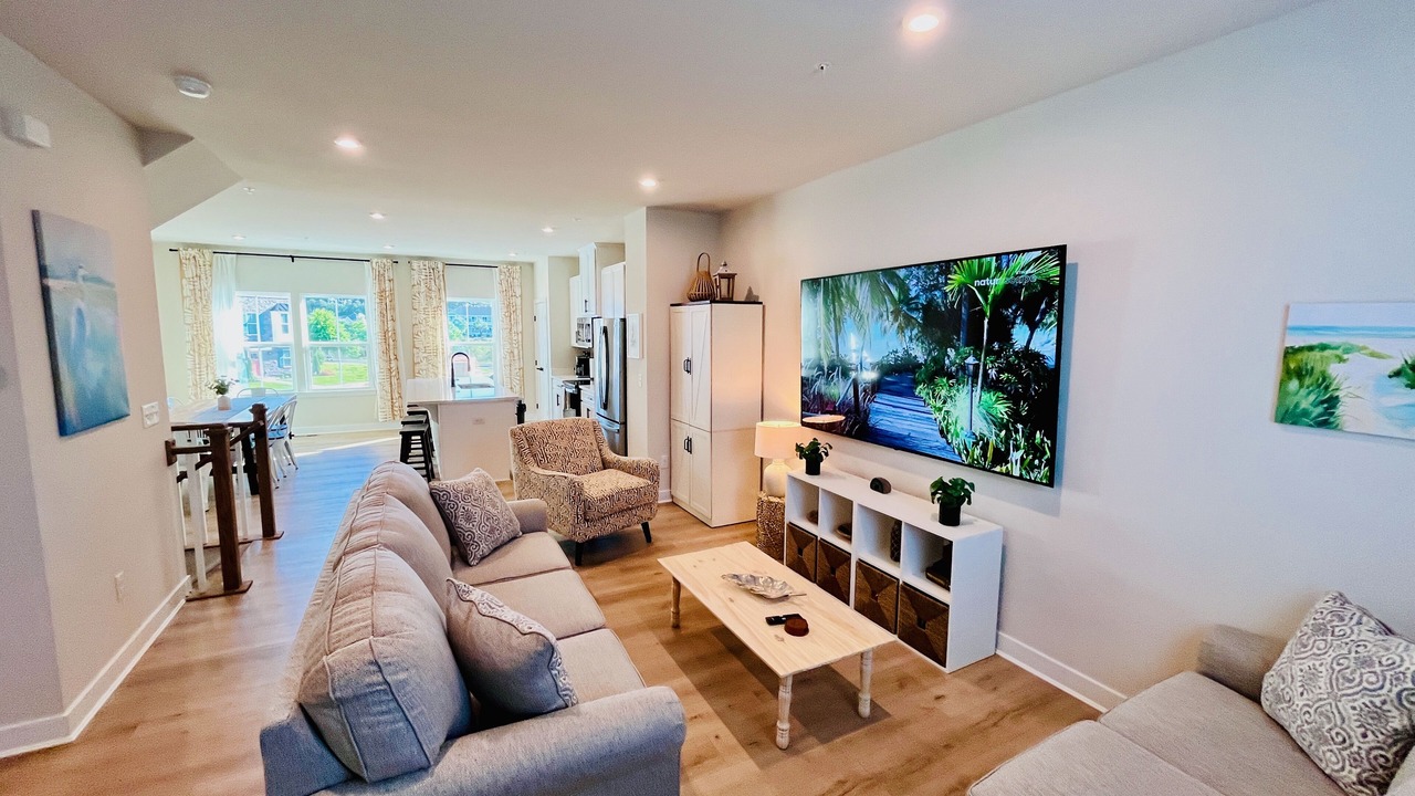 Photo of Livingroom in Bayside