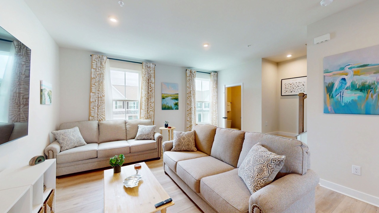 Photo of Livingroom in Bayside