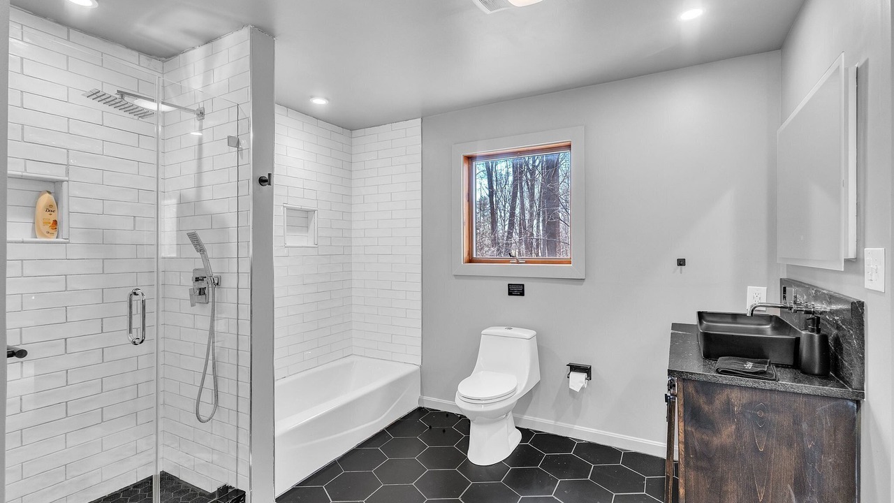 Photo of Bathroom in Falling Waters