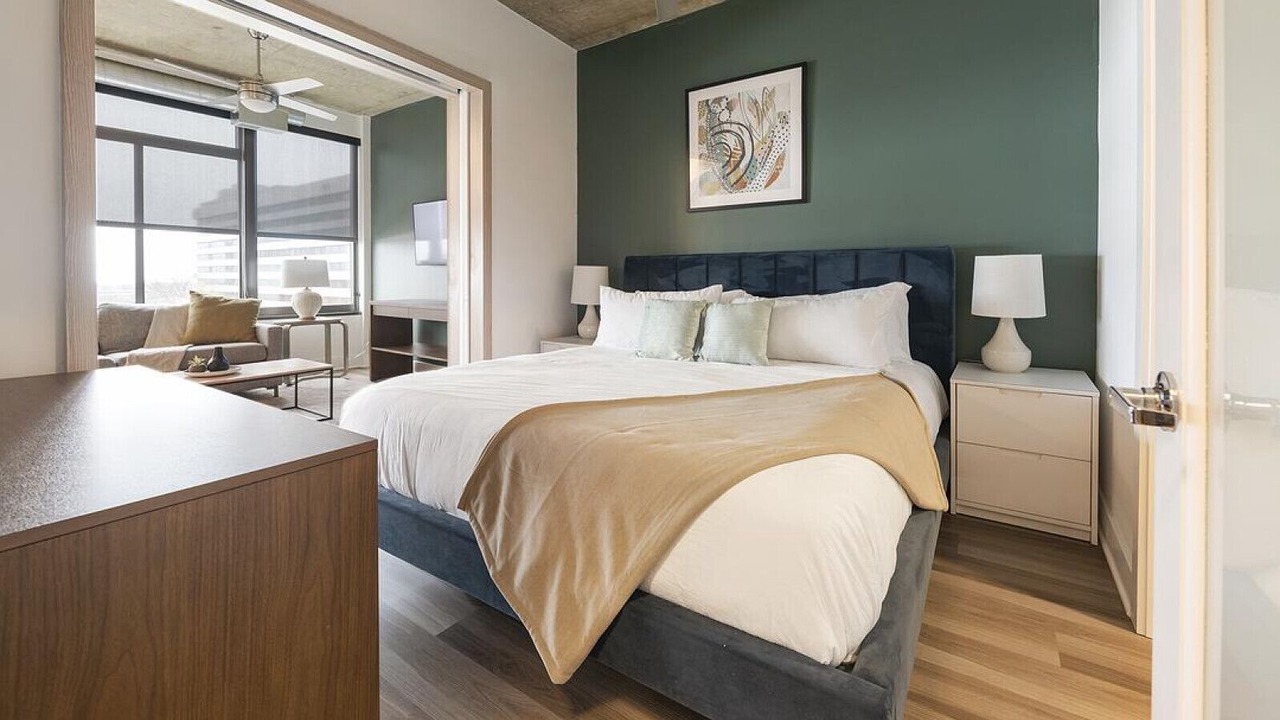 Photo of Bedroom in Baileys Crossroads