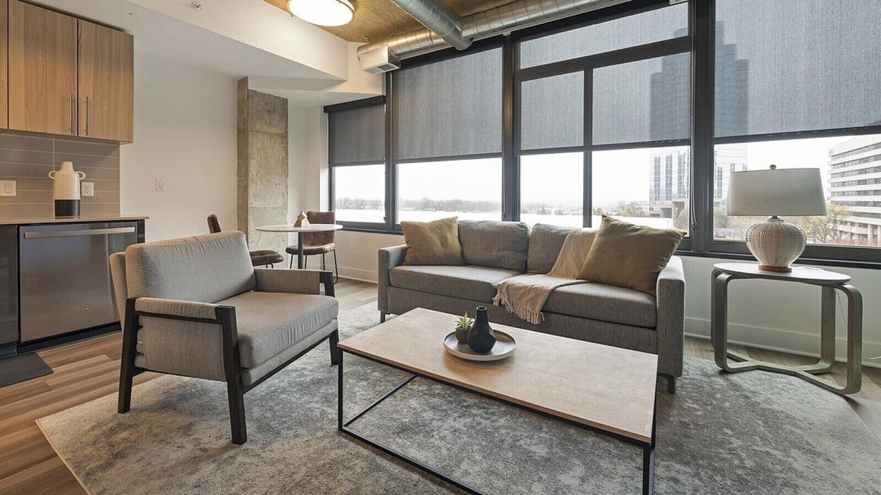 Photo of Livingroom in Baileys Crossroads