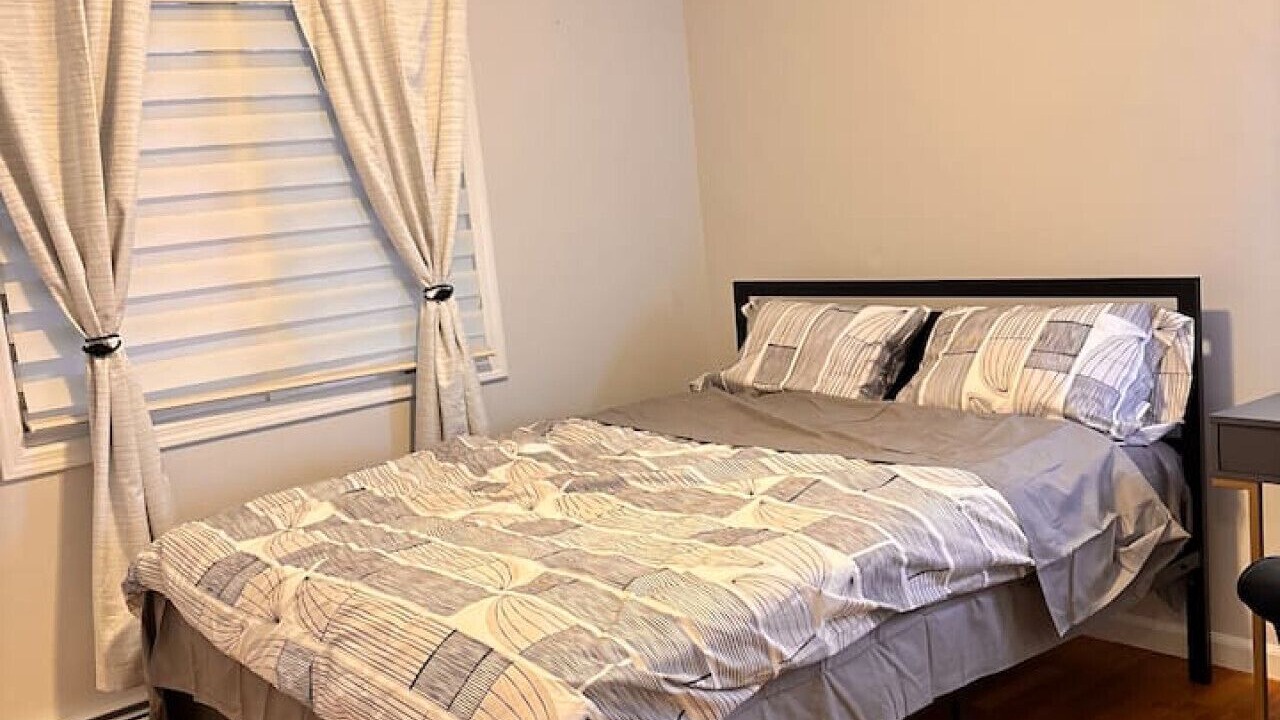Photo of Bedroom in Palisades Park