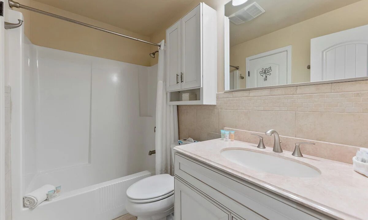 Photo of Bathroom in Avalon