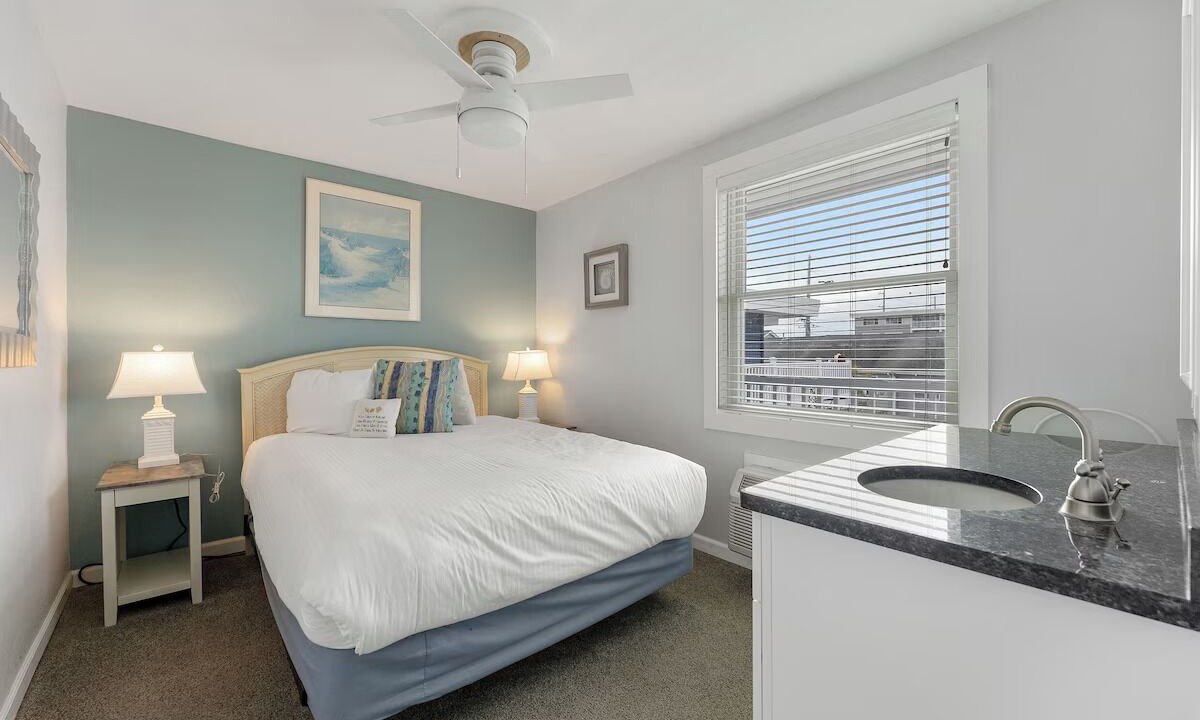 Photo of Bedroom in Avalon