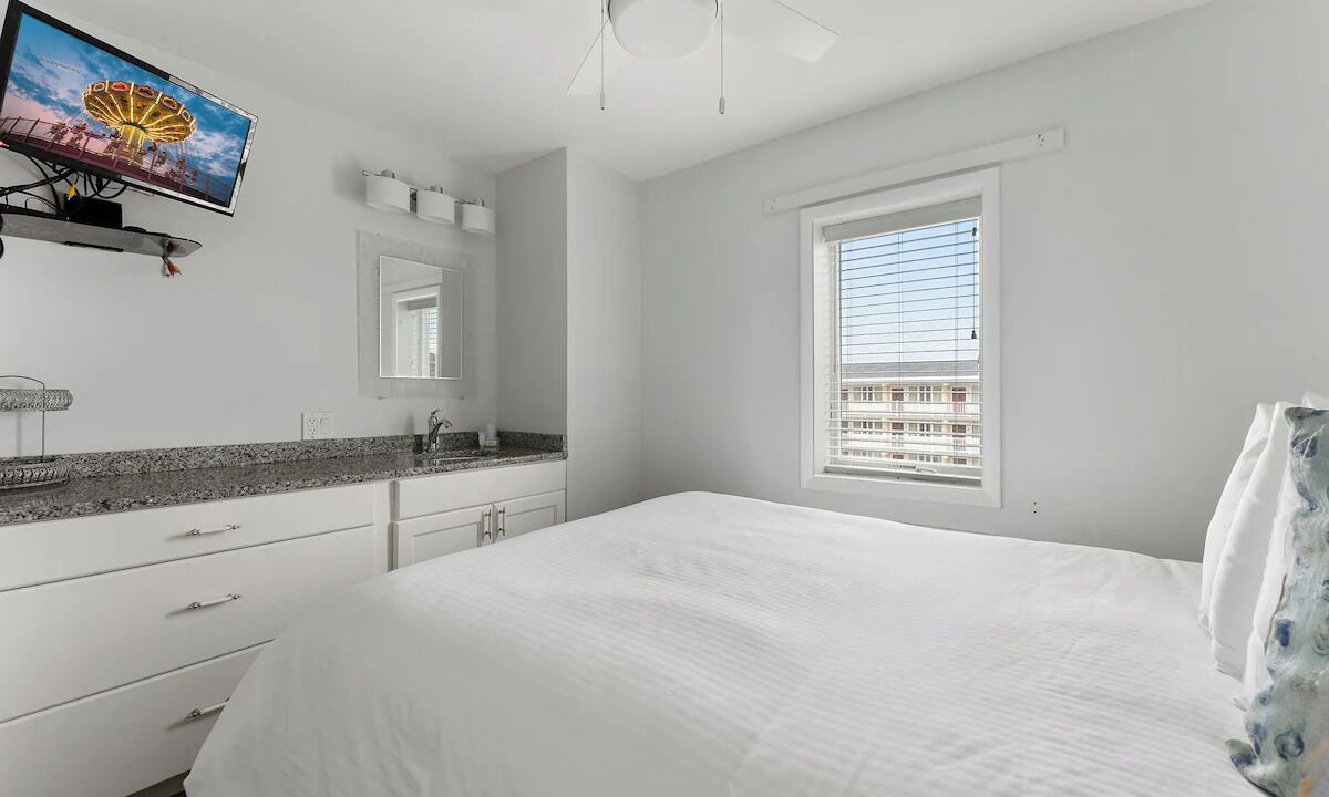 Photo of Bedroom in Avalon
