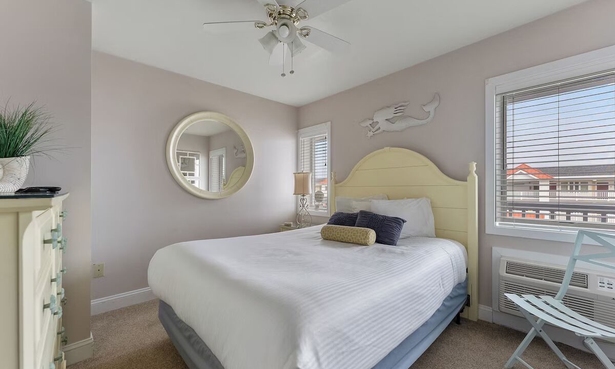 Photo of Bedroom in Avalon