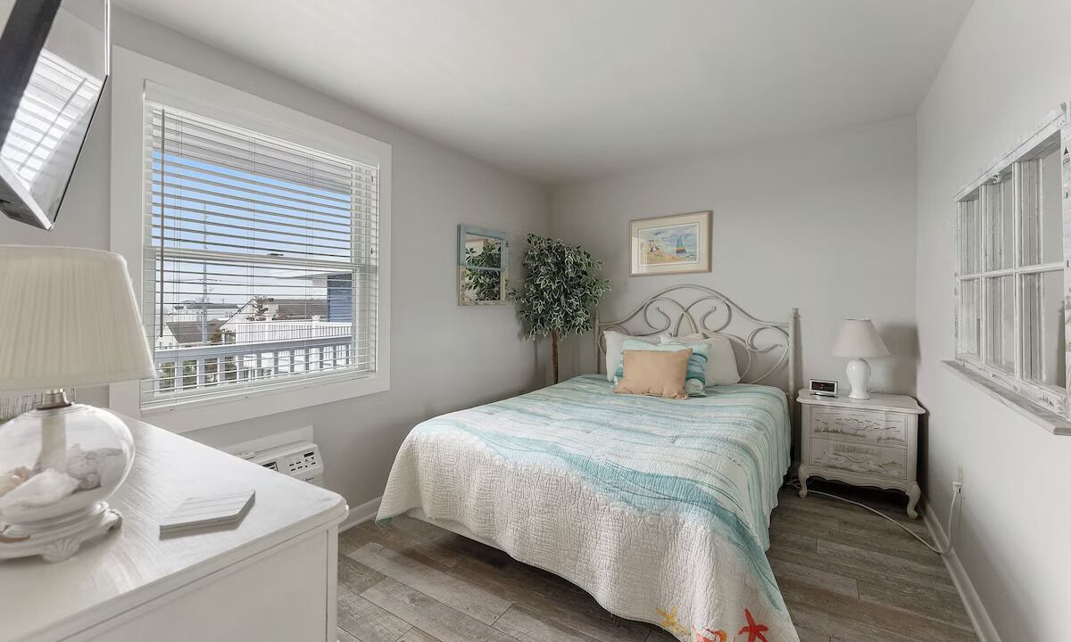 Photo of Bedroom in Avalon
