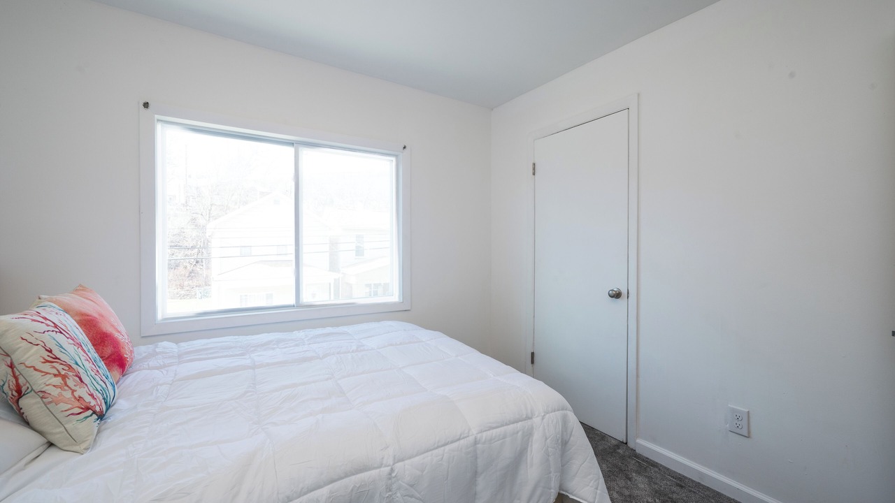 Photo of Bedroom in Carnegie