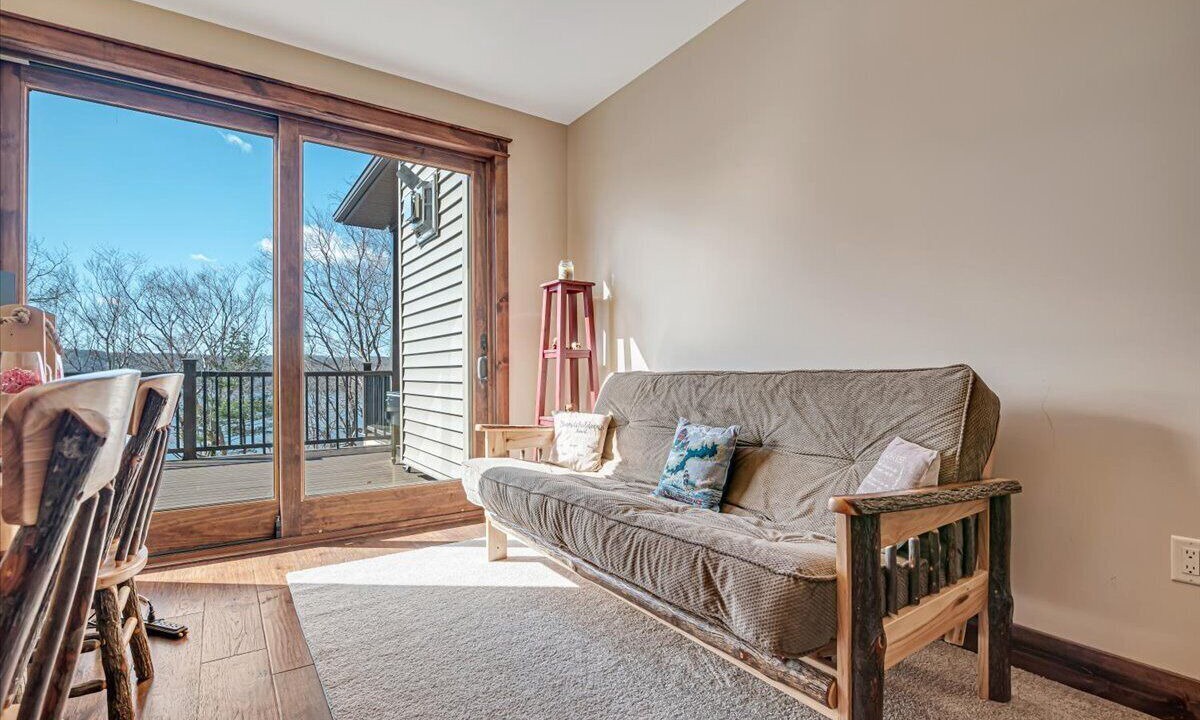 Photo of Livingroom in Wallenpaupauk Lake Estates