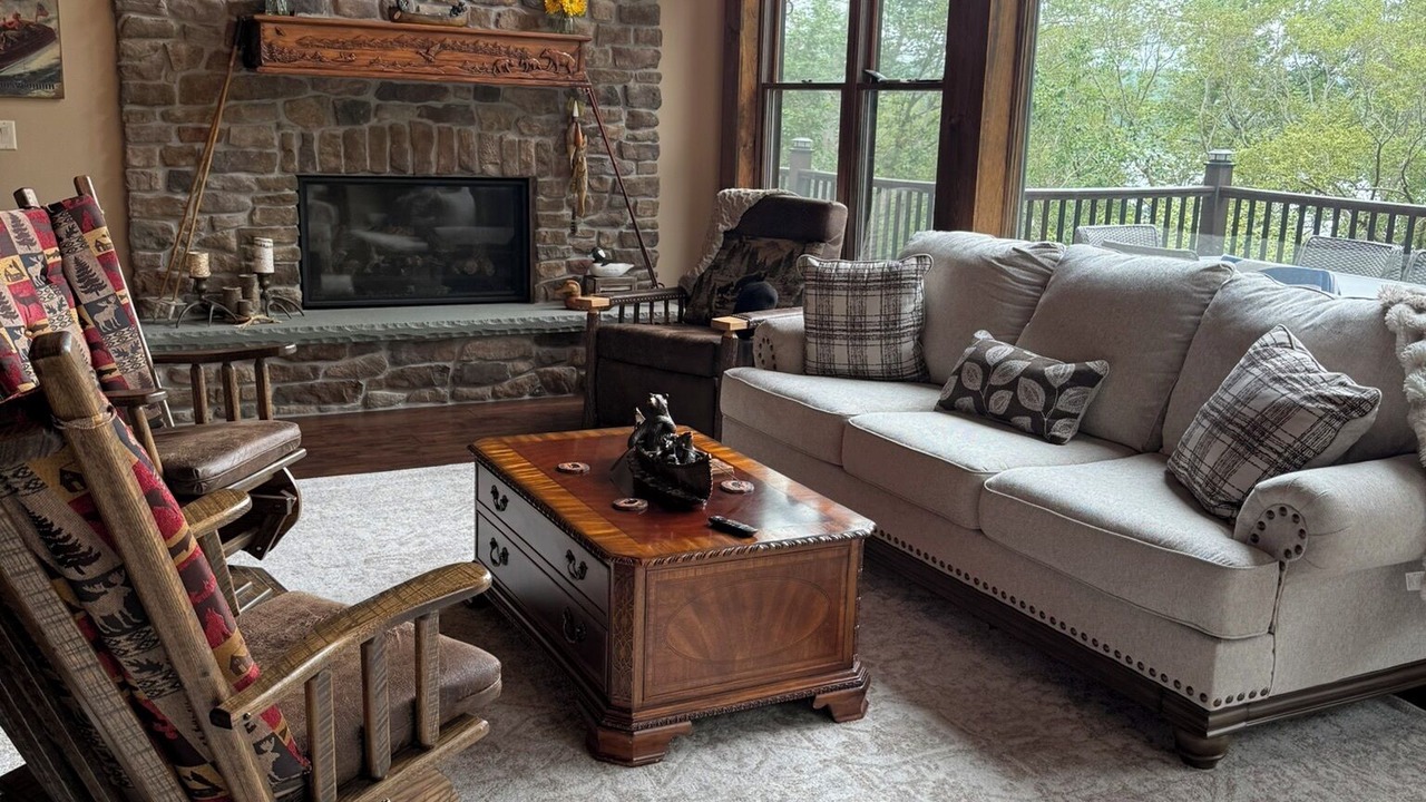 Photo of Livingroom in Wallenpaupauk Lake Estates