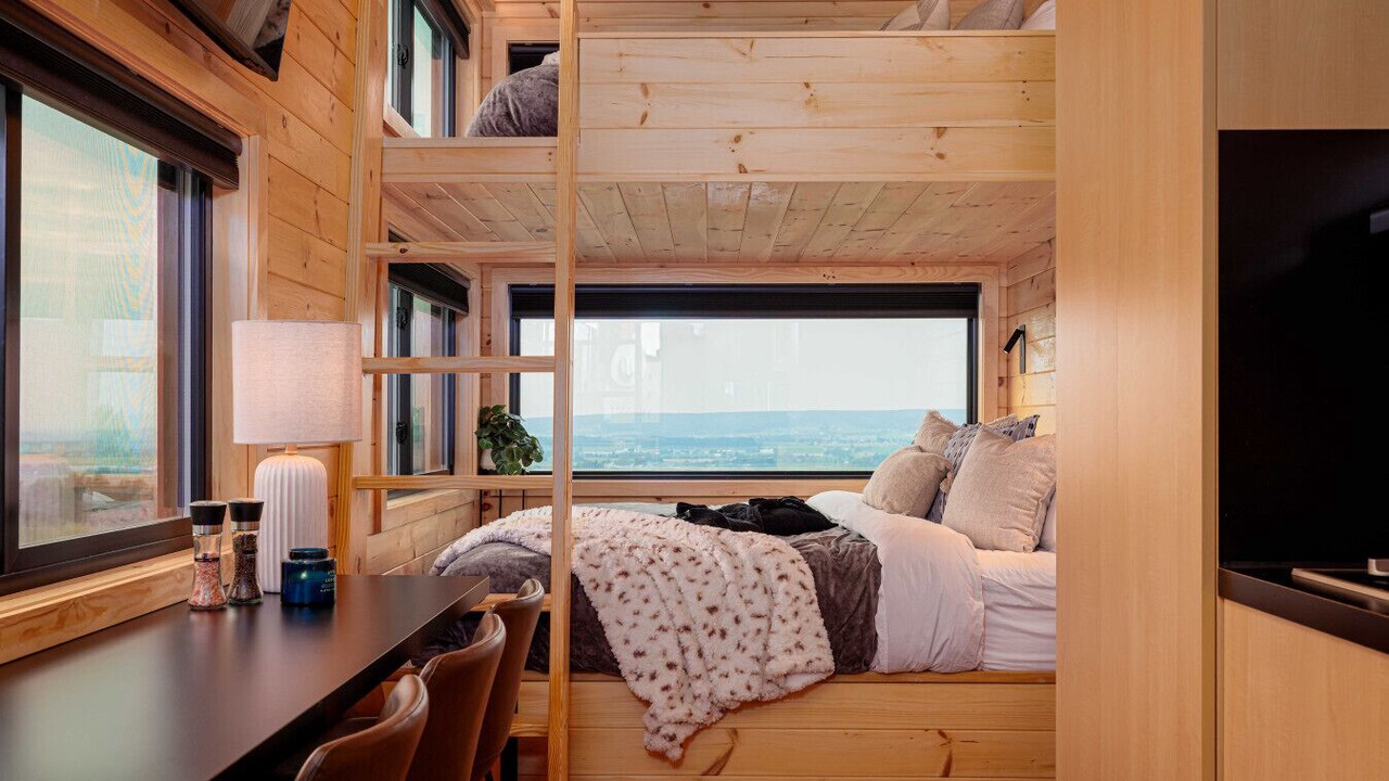 Photo of Bedroom in Gap