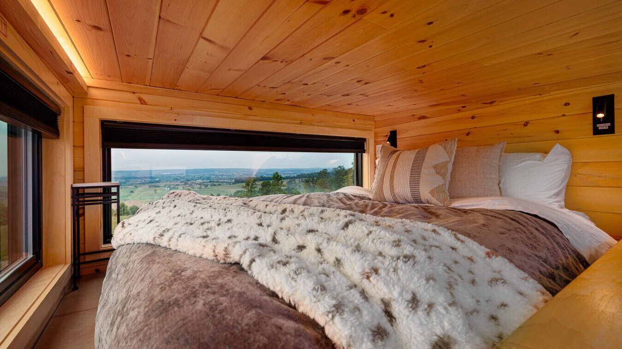 Photo of Bedroom in Gap