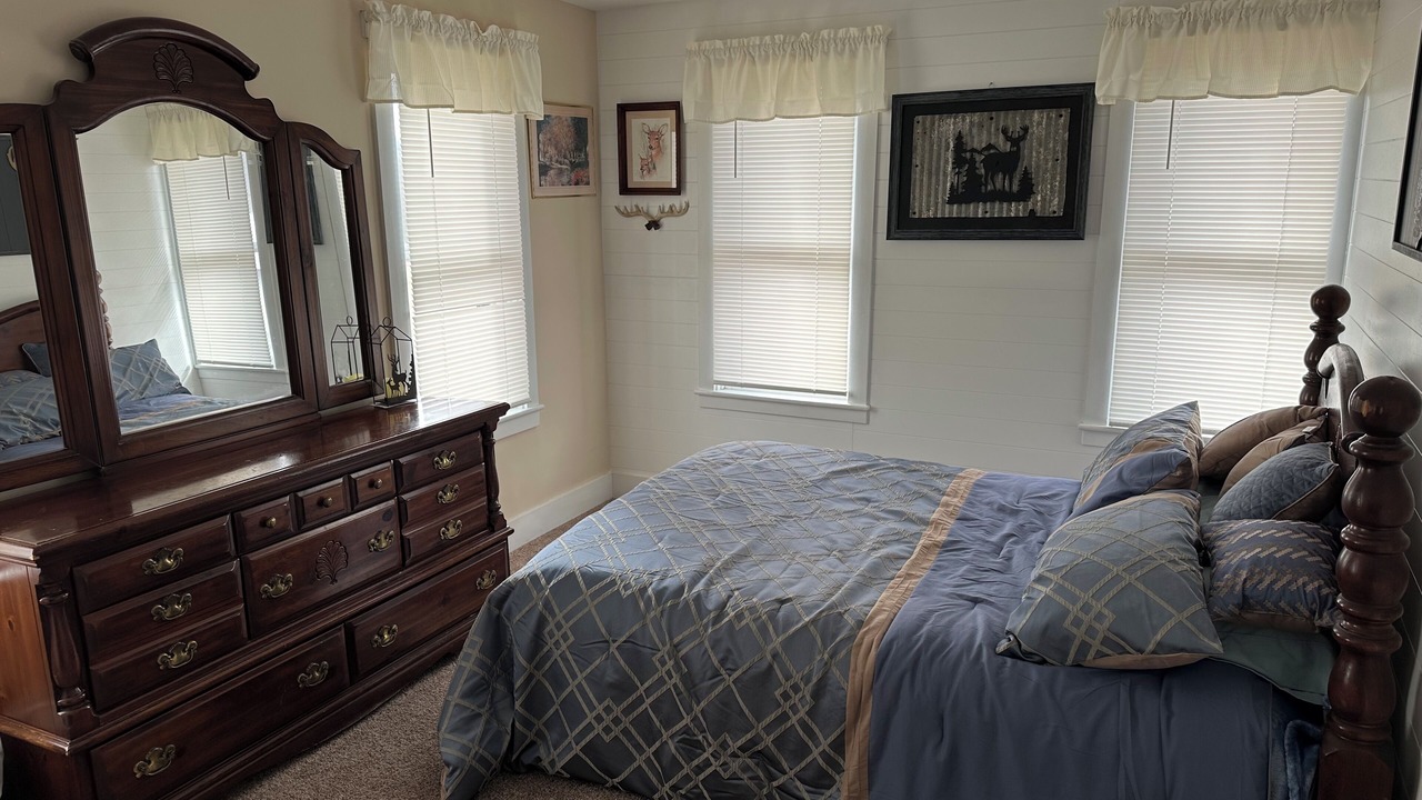 Photo of Bedroom in Middleburg