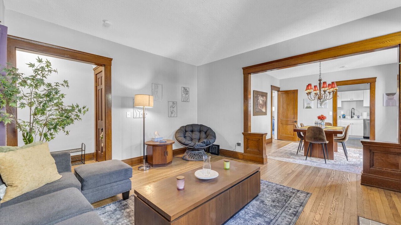 Photo of Livingroom in Cleveland