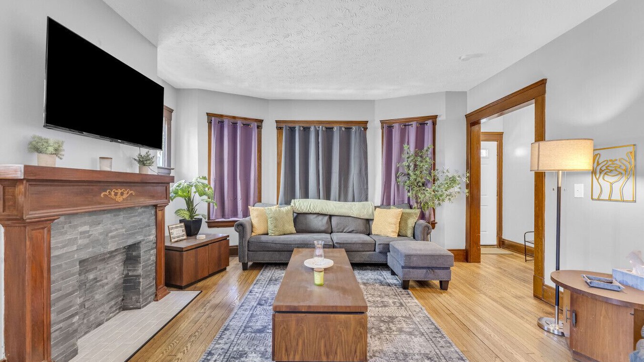 Photo of Livingroom in Cleveland