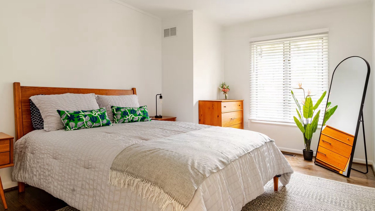 Photo of Bedroom in Grasonville