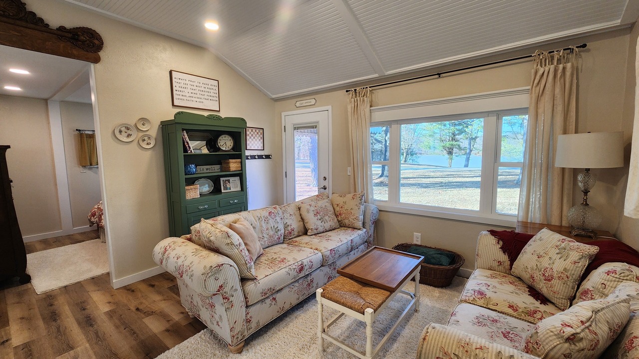Photo of Livingroom in Fayette