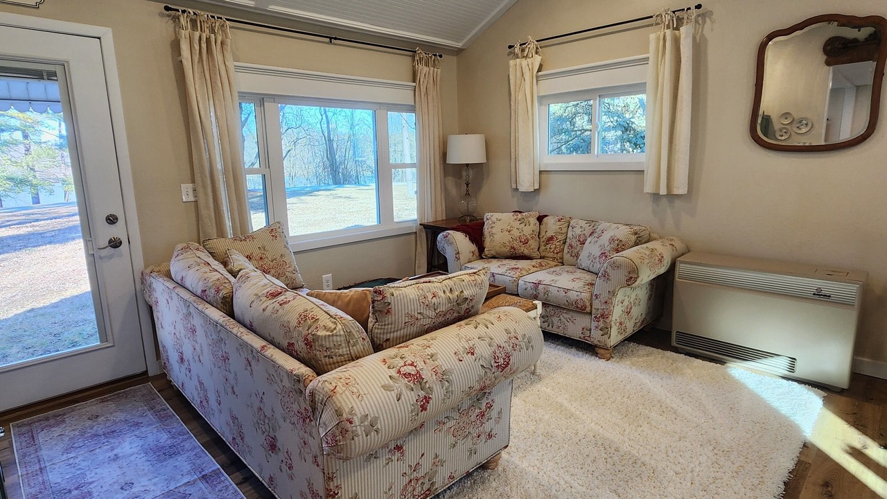 Photo of Livingroom in Fayette