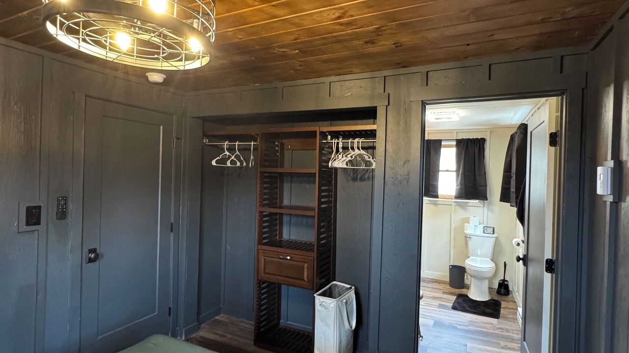 Photo of Bedroom in James Creek