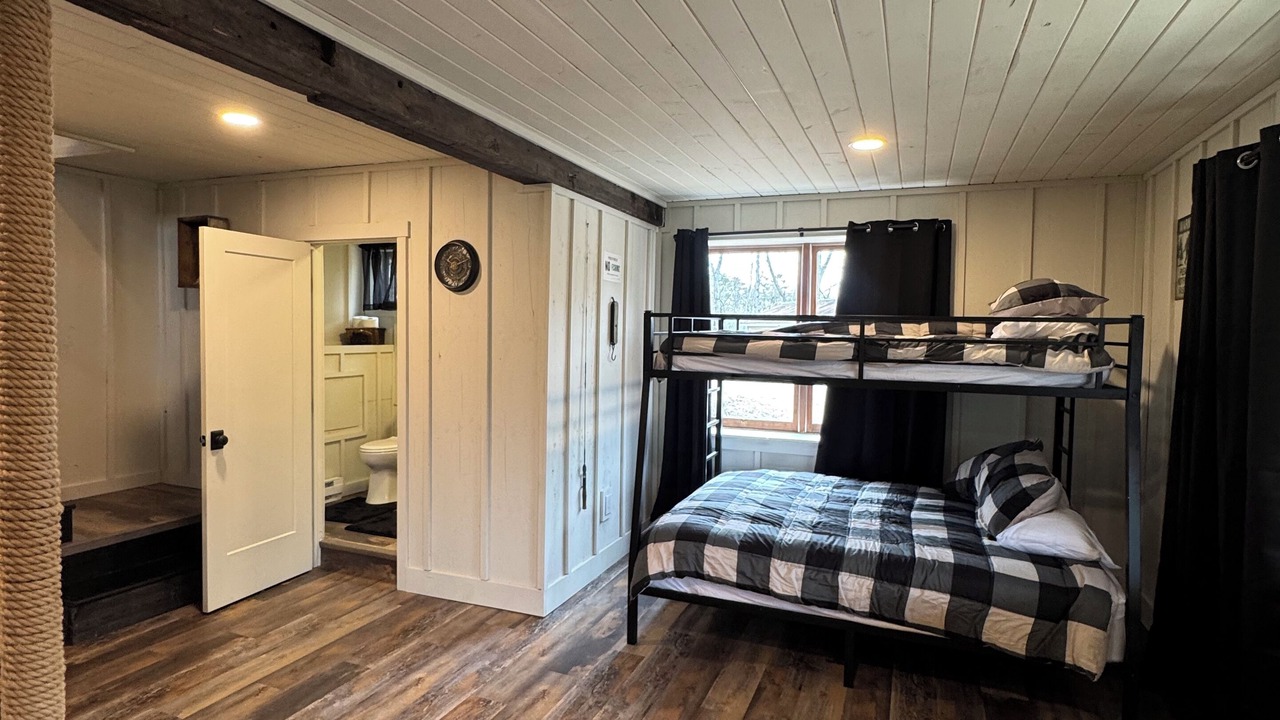 Photo of Bedroom in James Creek