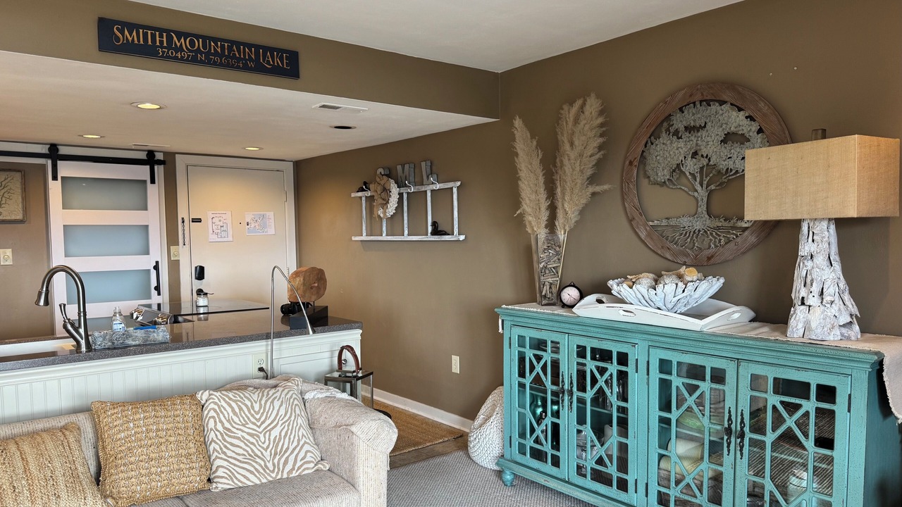 Photo of Livingroom in Smith Mountain Lake