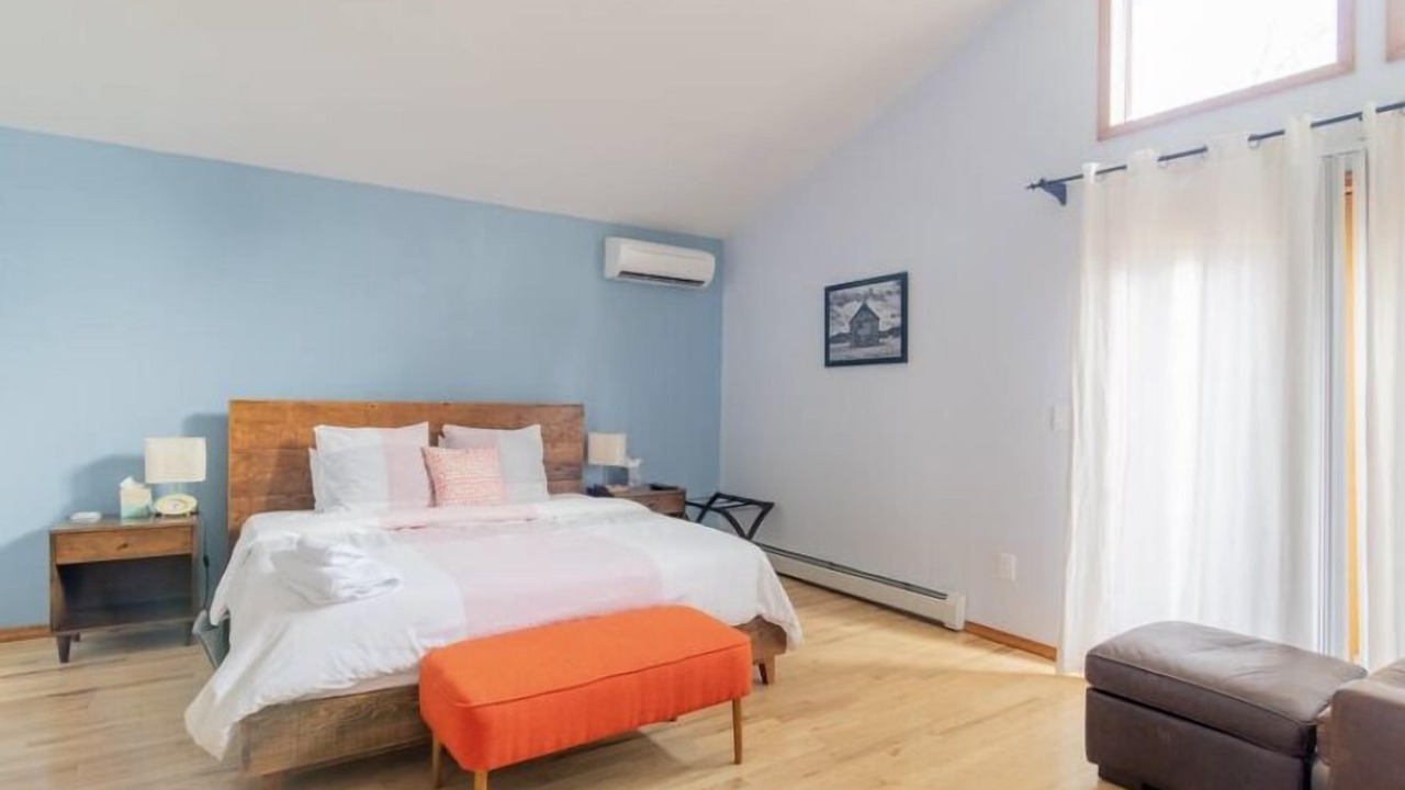 Photo of Bedroom in Parksville