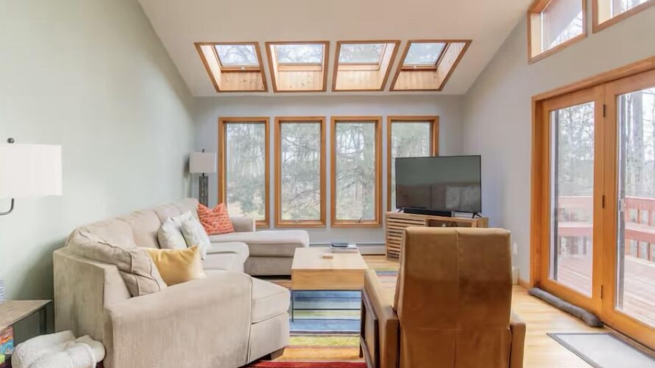 Photo of Livingroom in Parksville