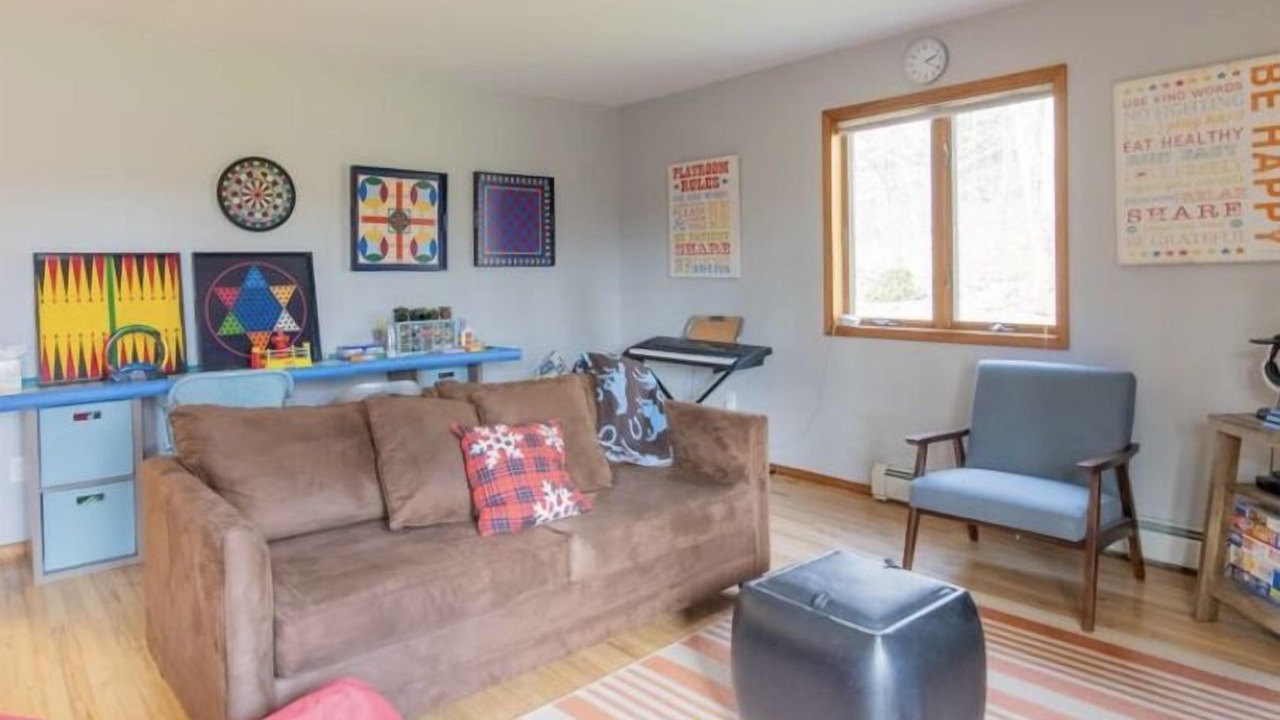 Photo of Livingroom in Parksville