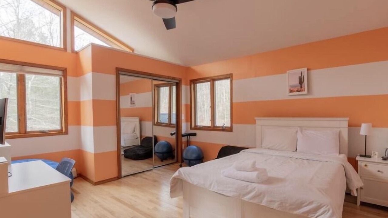 Photo of Bedroom in Parksville