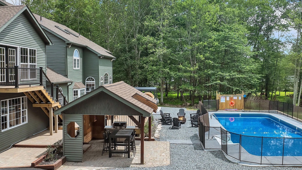 Photo of Outdoor in Canadensis