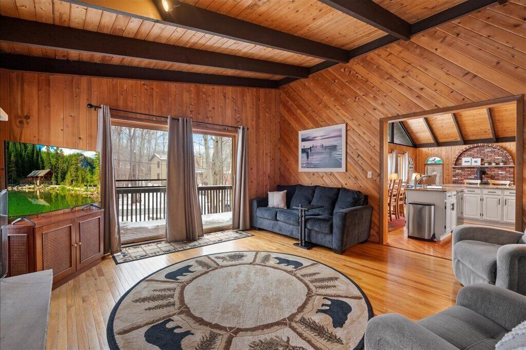 Photo of Livingroom in Lakeville