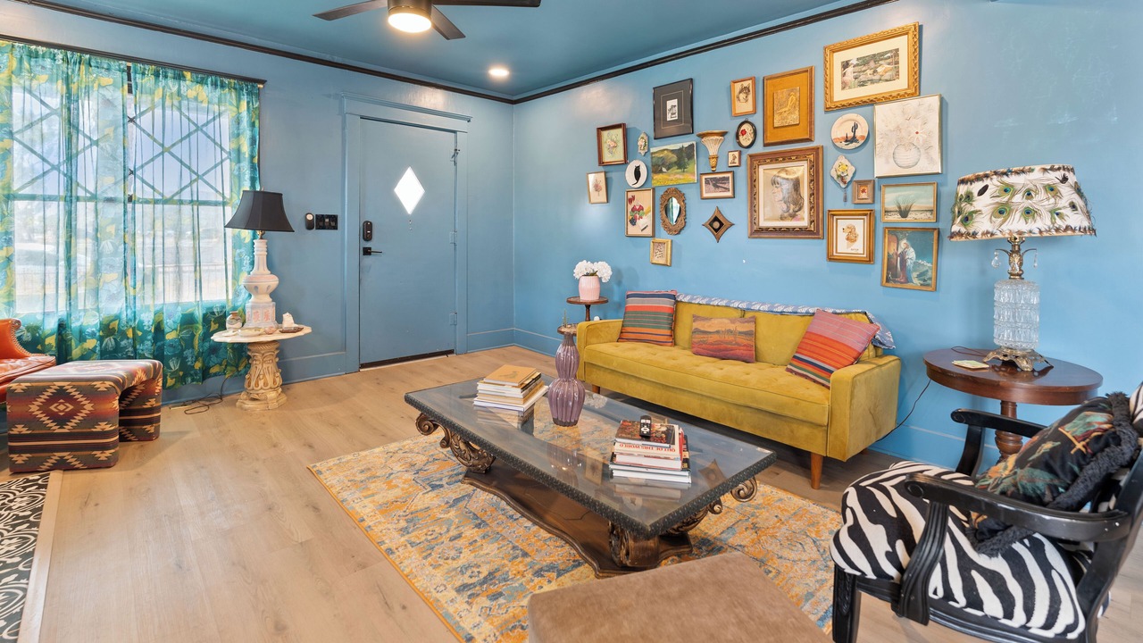 Photo of Livingroom in Governmental Mall