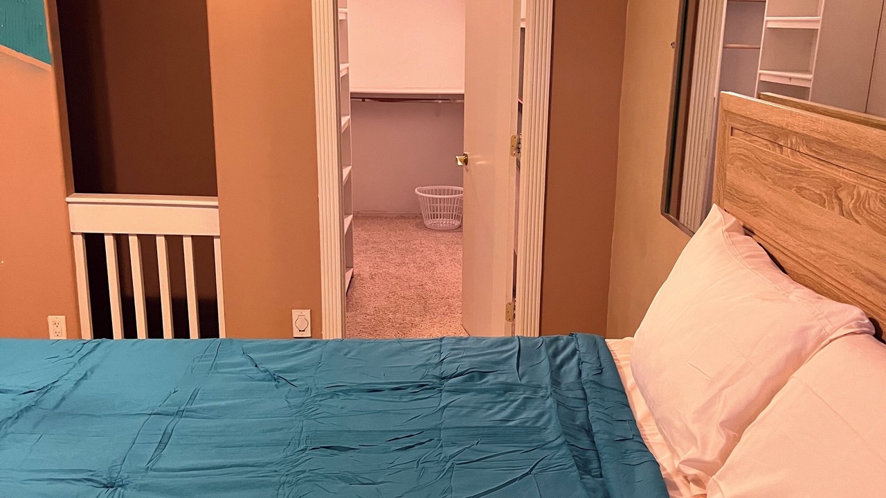 Photo of Bedroom in F. Q. Story