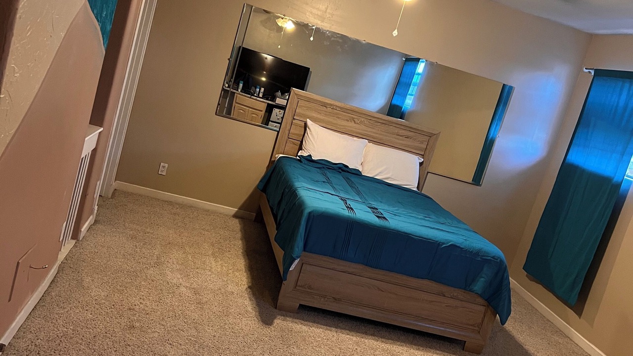 Photo of Bedroom in F. Q. Story