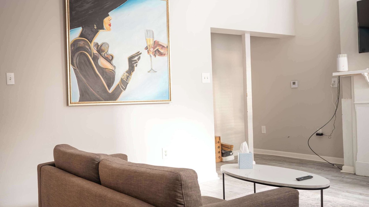 Photo of Livingroom in Central Northside