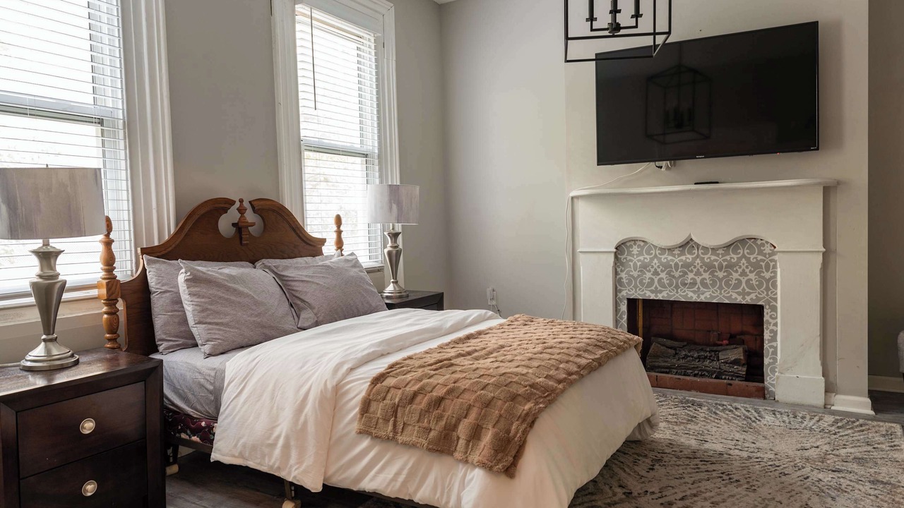 Photo of Bedroom in Central Northside