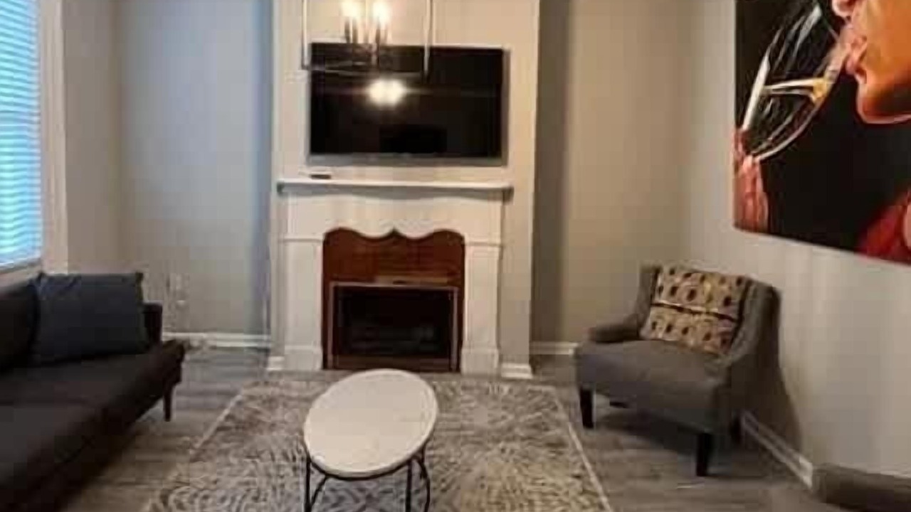 Photo of Livingroom in Central Northside