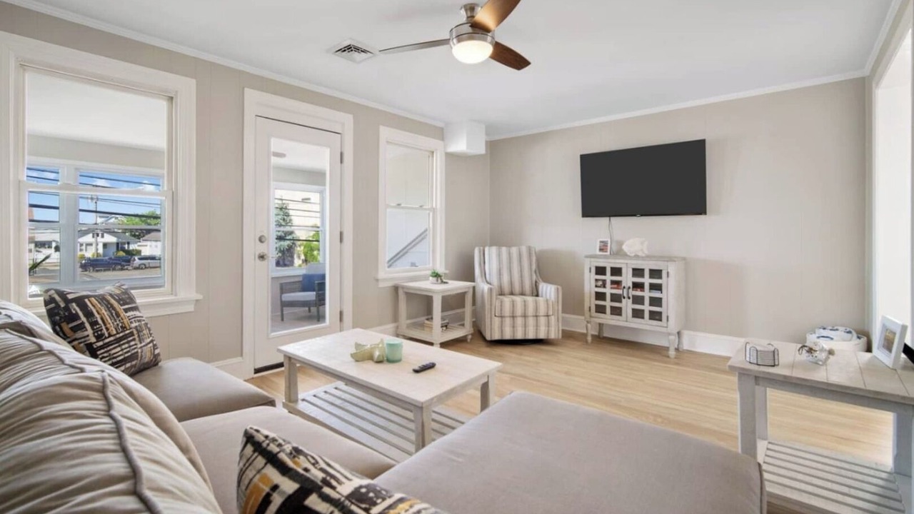 Photo of Livingroom in Margate City