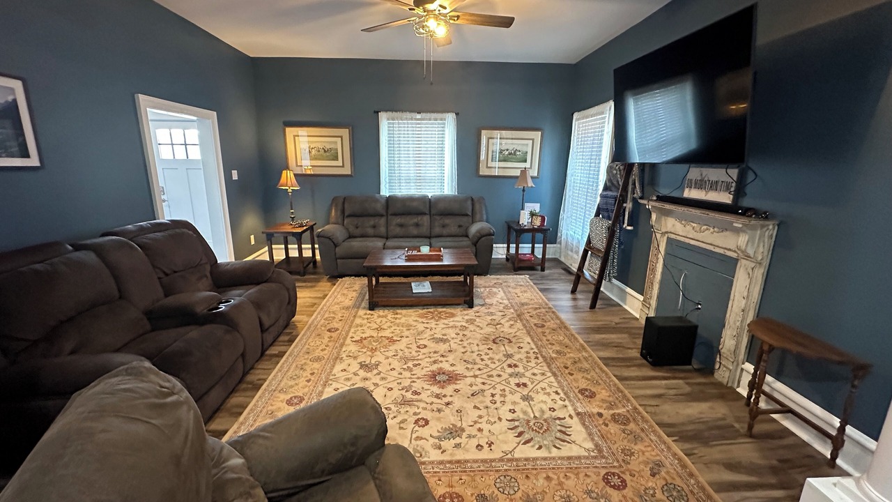 Photo of Livingroom in Clifton Forge West