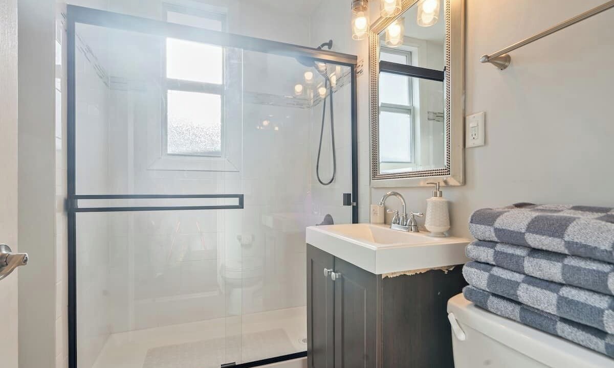 Photo of Bathroom in North Bergen