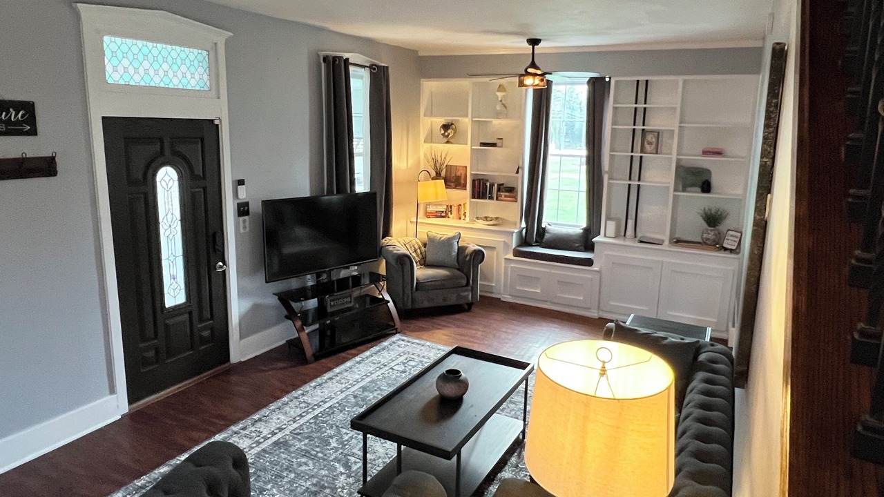 Photo of Livingroom in Elizabethtown