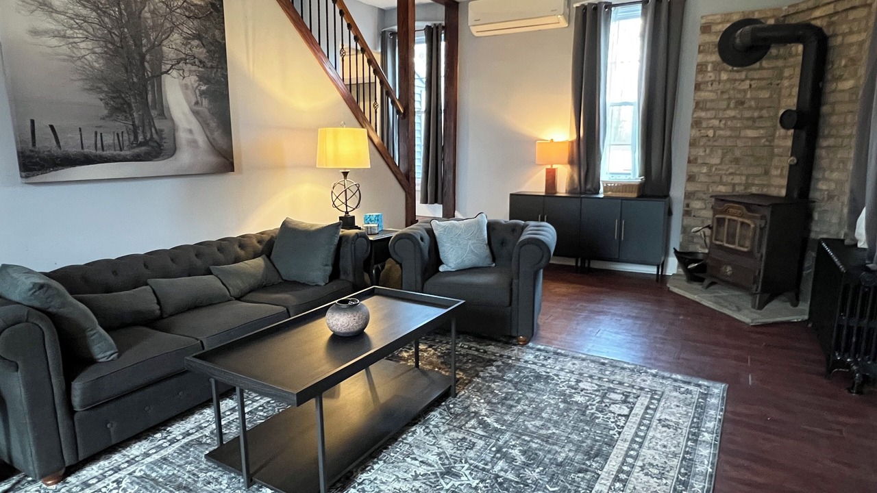 Photo of Livingroom in Elizabethtown