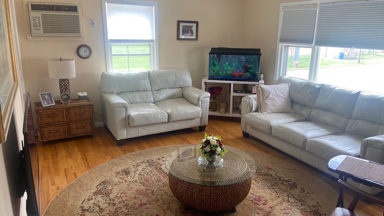 Photo of Livingroom in Emerson