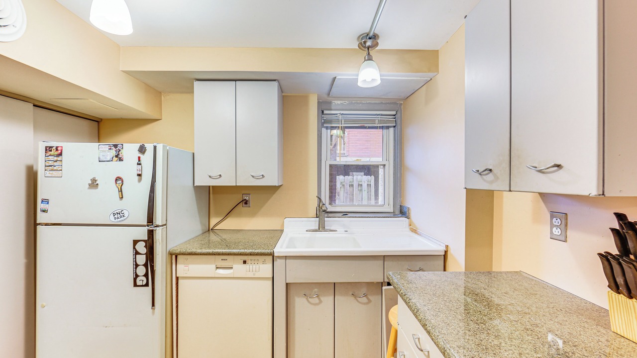 Photo of Kitchen in South Side Slopes