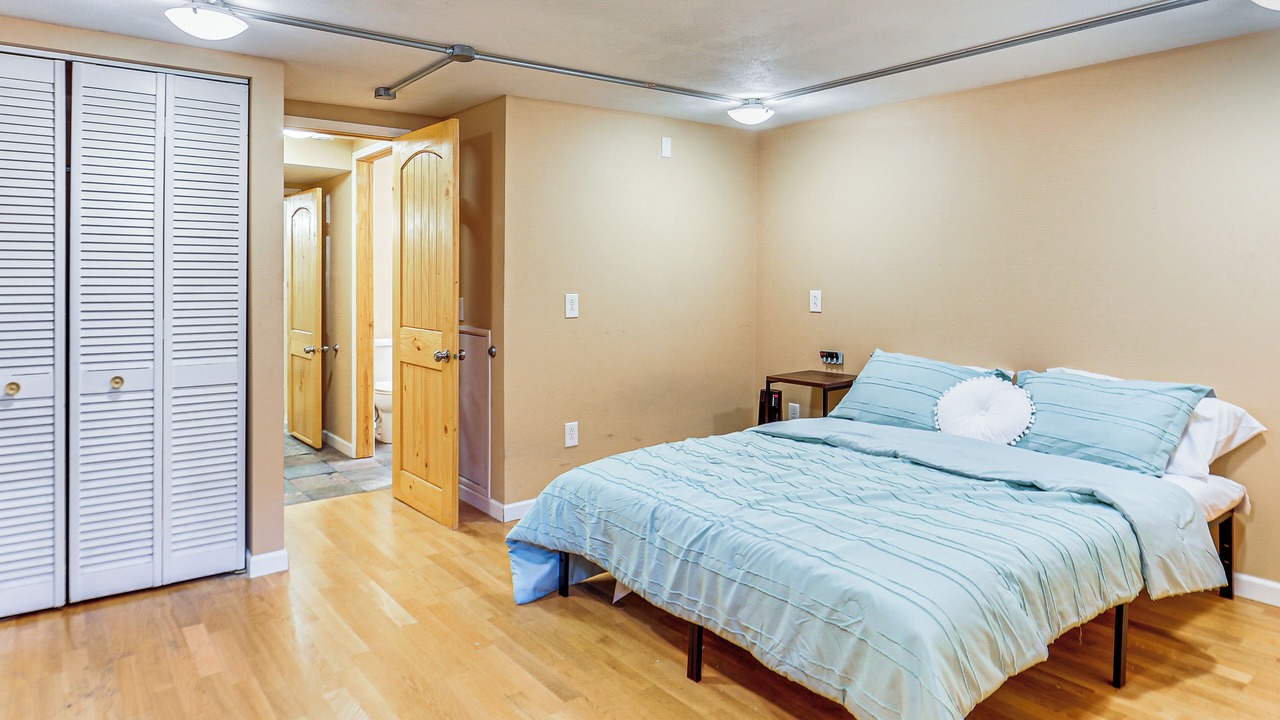 Photo of Bedroom in South Side Slopes