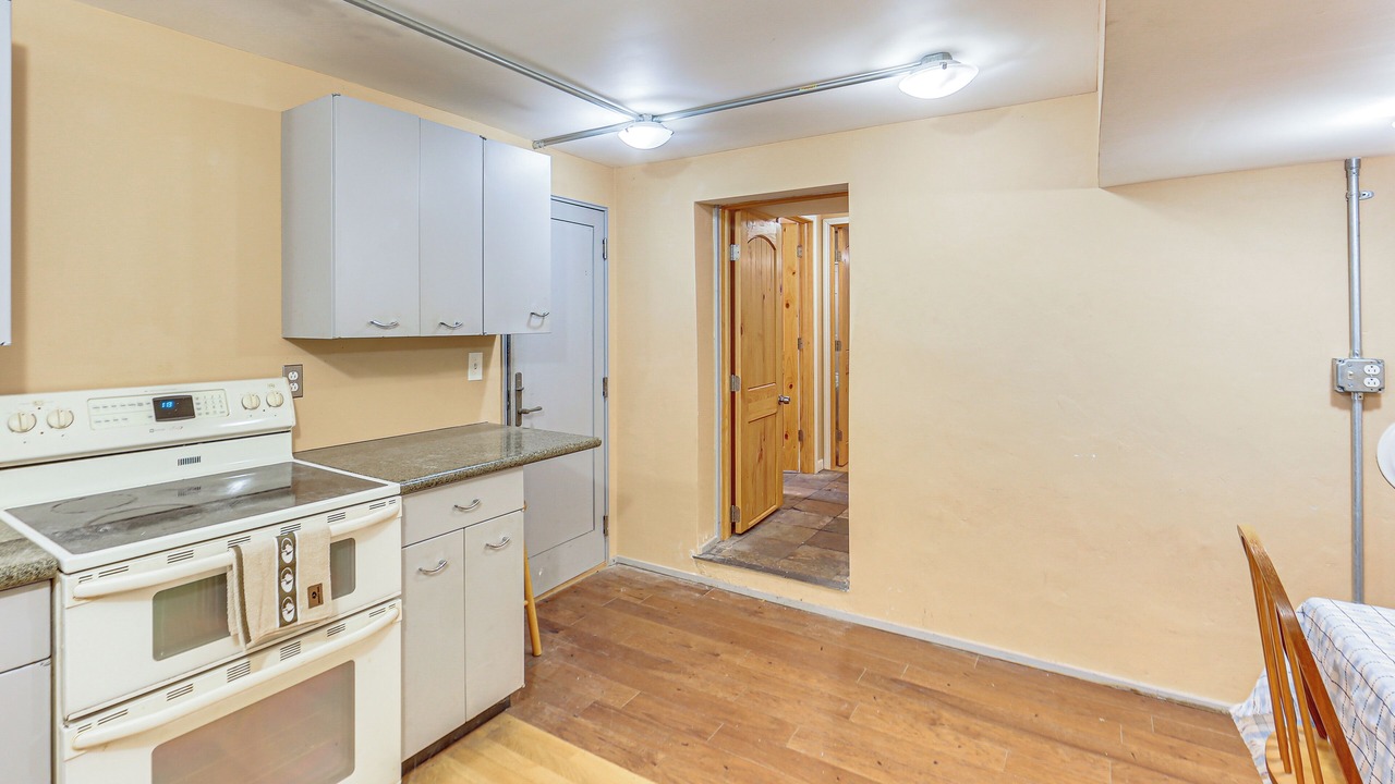 Photo of Kitchen in South Side Slopes